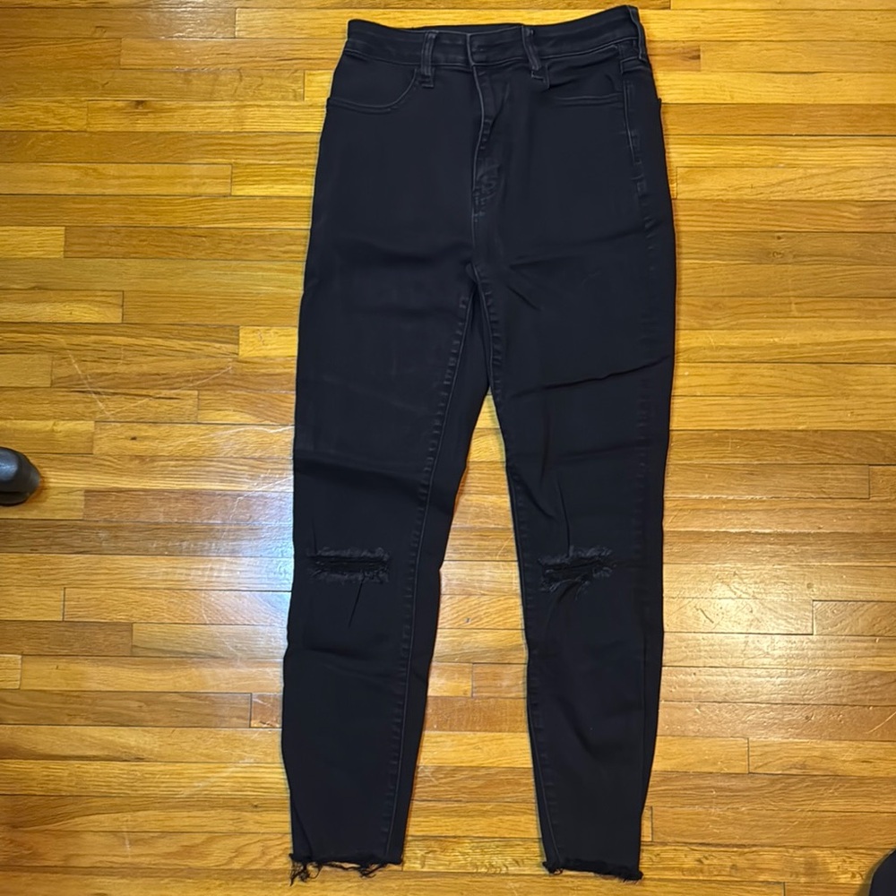 American Eagle Outfitters Black Skinny Jeans with Sleek Tapered Fit